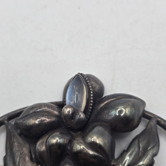 Sterling Silver Floral Brooch With Quartz - Picture 6 of 10